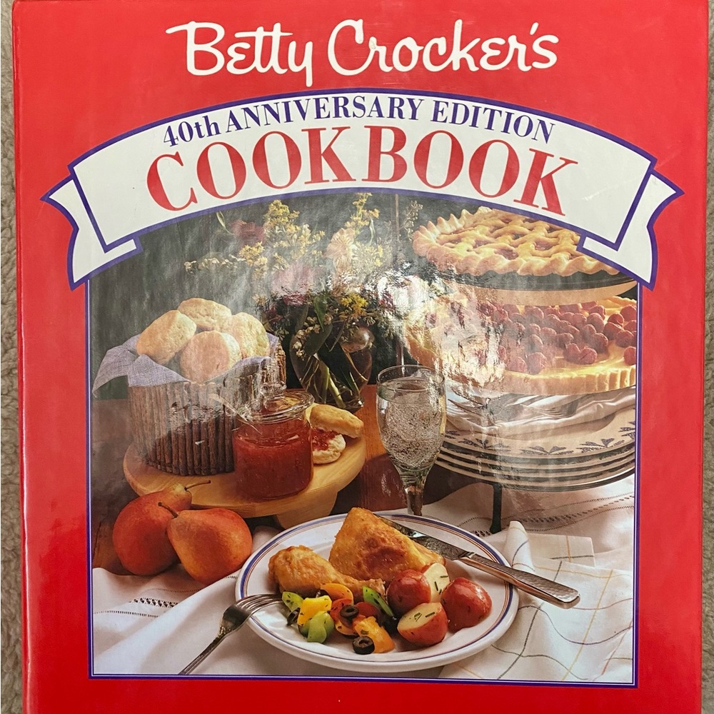Betty Crocker 40th Anniversary Cookbook - collectors item 5 ring binder Used